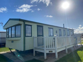 F111 - The Grange Ingoldmells, pet friendly and close to Fantasy Island, bars and shops